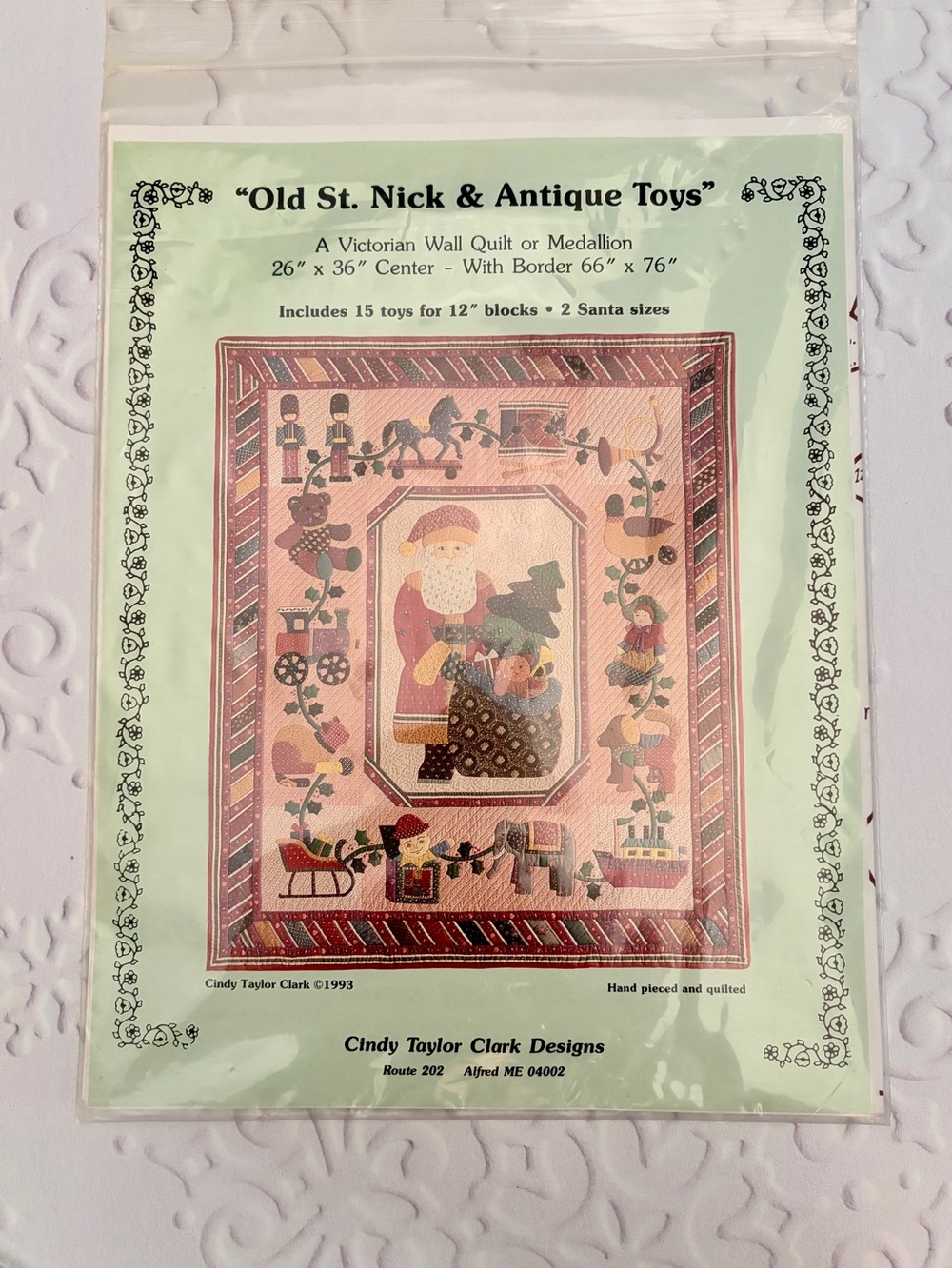 Christmas Quilt Pattern Lot | Santa Nativity Stained Glass (Vintage Classic) - Picture 2 of 13